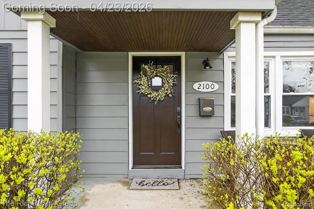 2100 Brockton Avenue, Royal Oak, MI 48067