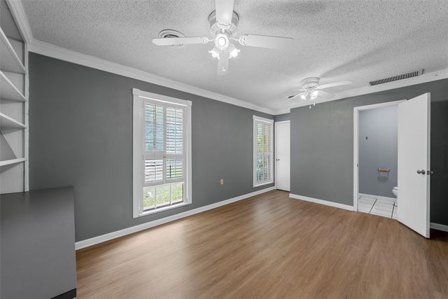 8941 Raven Drive, Woodway, TX 76712