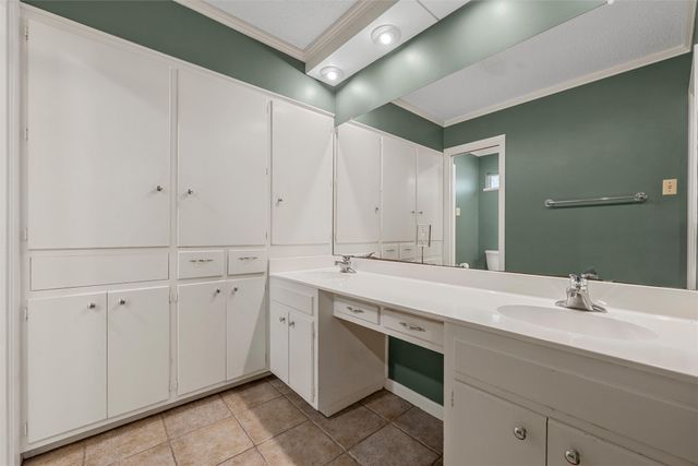 8941 Raven Drive, Woodway, TX 76712