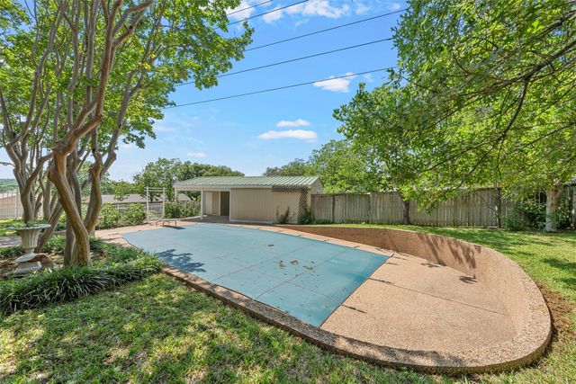 8941 Raven Drive, Woodway, TX 76712