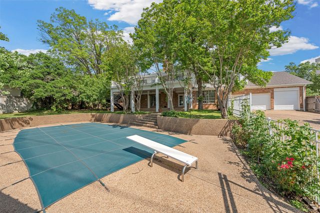 8941 Raven Drive, Woodway, TX 76712