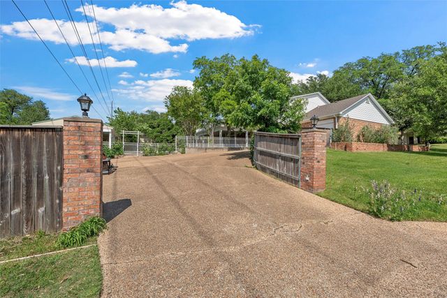 8941 Raven Drive, Woodway, TX 76712