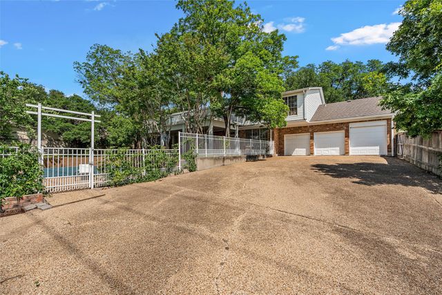 8941 Raven Drive, Woodway, TX 76712