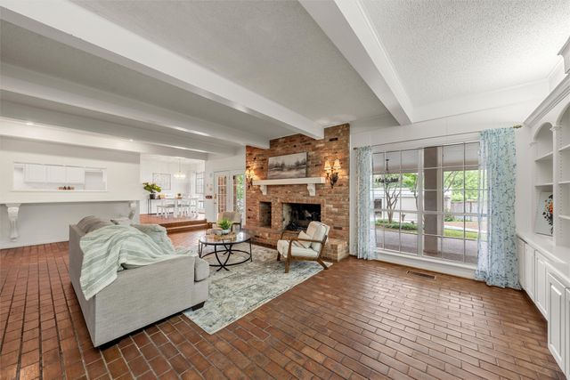 8941 Raven Drive, Woodway, TX 76712