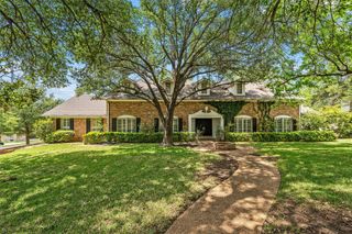 8941 Raven Drive, Woodway, TX 76712