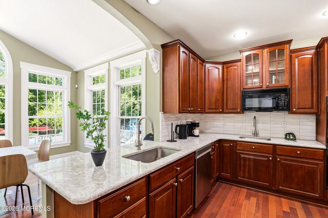 12 Fountain View Drive, Jackson, NJ 08527