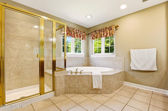 12 Fountain View Drive, Jackson, NJ 08527