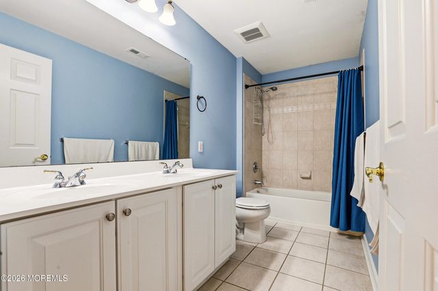 12 Fountain View Drive, Jackson, NJ 08527