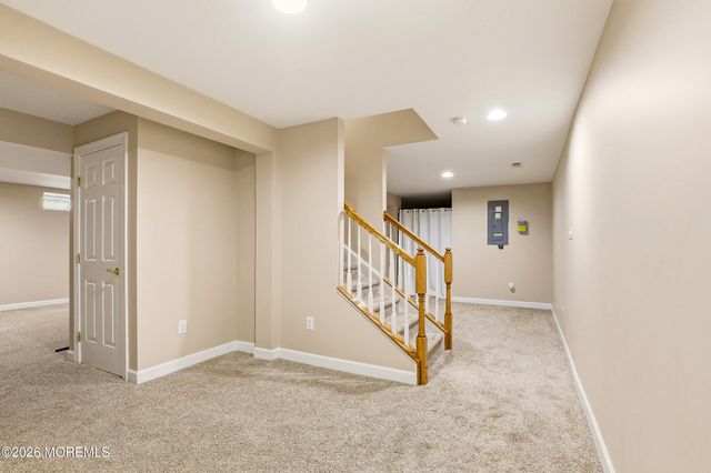 12 Fountain View Drive, Jackson, NJ 08527