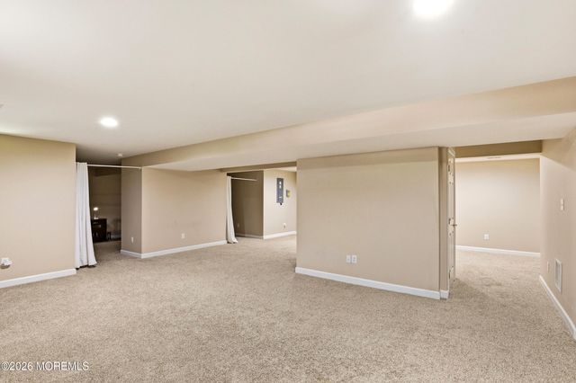 12 Fountain View Drive, Jackson, NJ 08527
