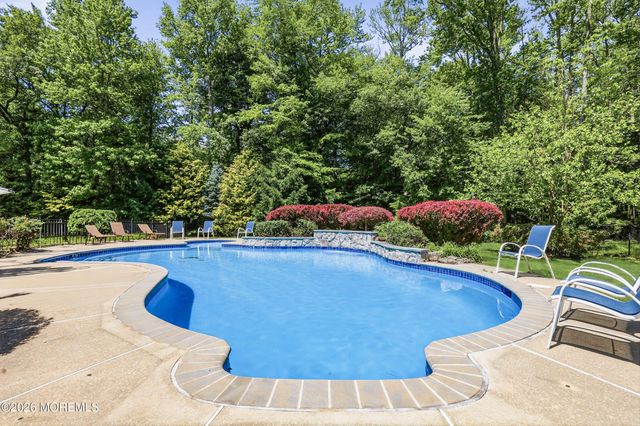 12 Fountain View Drive, Jackson, NJ 08527