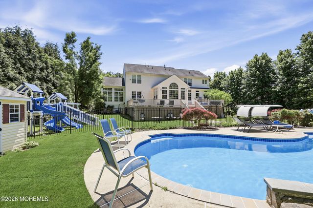 12 Fountain View Drive, Jackson, NJ 08527
