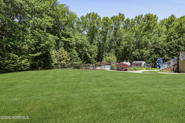 12 Fountain View Drive, Jackson, NJ 08527