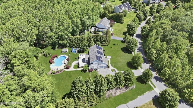 12 Fountain View Drive, Jackson, NJ 08527