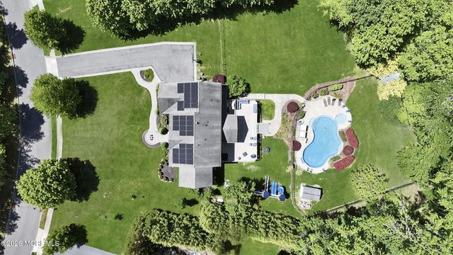 12 Fountain View Drive, Jackson, NJ 08527