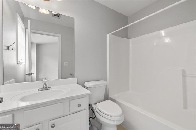 3072 Lauren Parc Road, Decatur, GA 30032