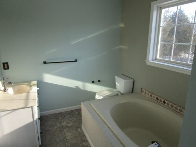 135 DILLON CT, New Market, VA 22844