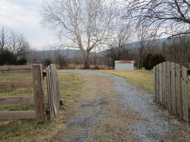 135 DILLON CT, New Market, VA 22844