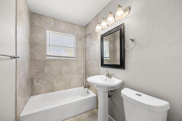 505 13th Street N, Texas City, TX 77590