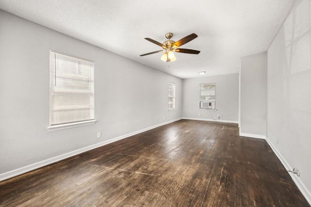 505 13th Street N, Texas City, TX 77590