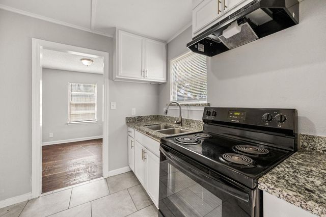 505 13th Street N, Texas City, TX 77590