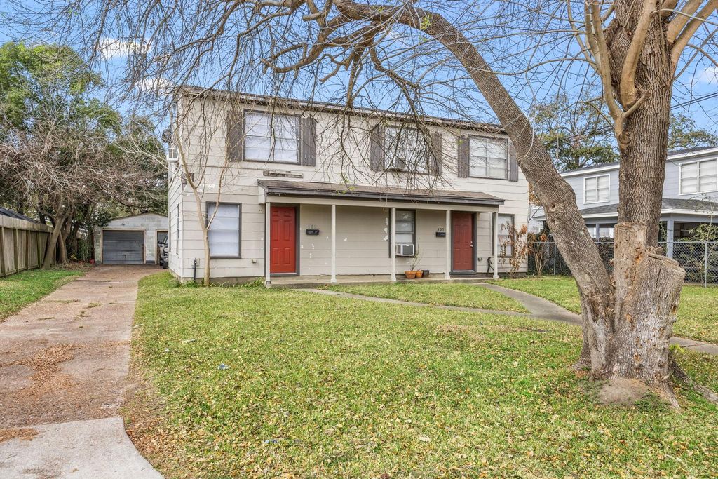 505 13th Street N, Texas City, TX 77590