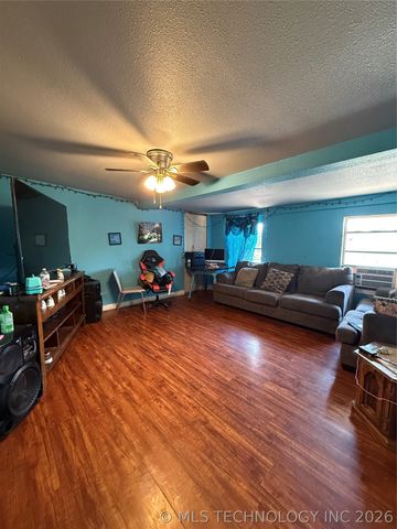 525 Choctaw Ridge, Sand Springs, OK 74063