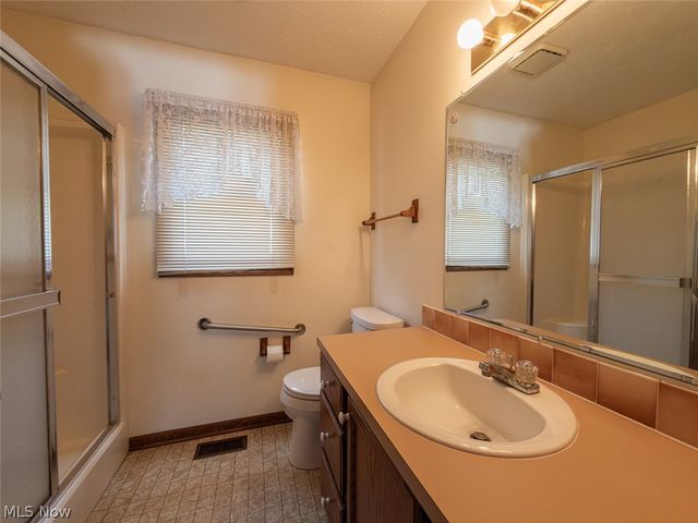 3210 S Billingsgate Circle NW, Canton, OH 44708