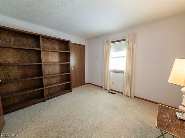 3210 S Billingsgate Circle NW, Canton, OH 44708