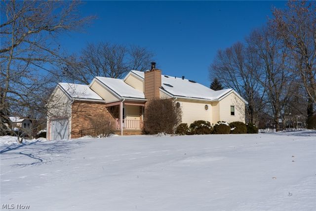 3210 S Billingsgate Circle NW, Canton, OH 44708