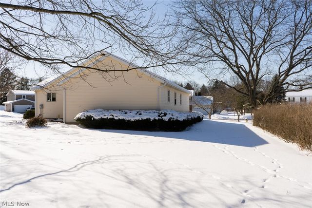 3210 S Billingsgate Circle NW, Canton, OH 44708