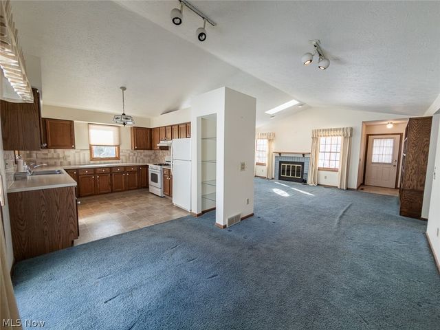 3210 S Billingsgate Circle NW, Canton, OH 44708