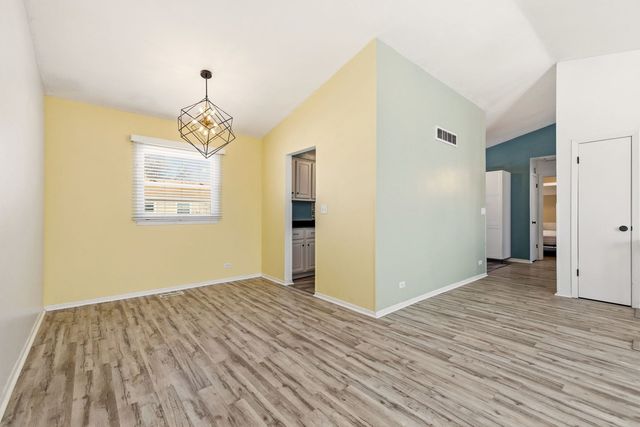 304 Jonquil Court, Aurora, IL 60504