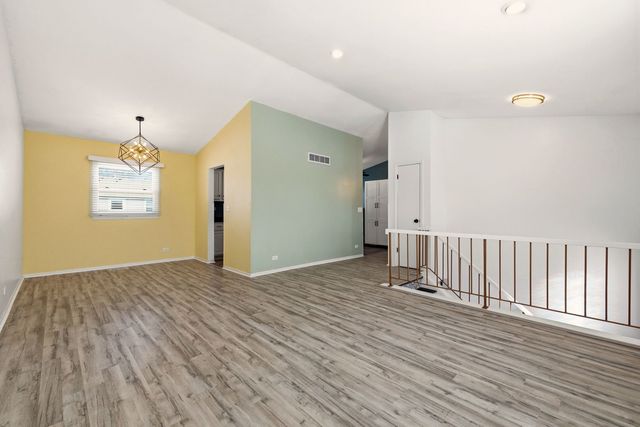 304 Jonquil Court, Aurora, IL 60504