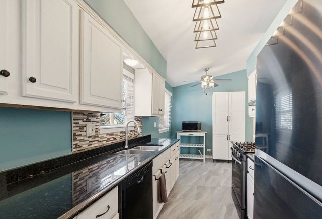 304 Jonquil Court, Aurora, IL 60504