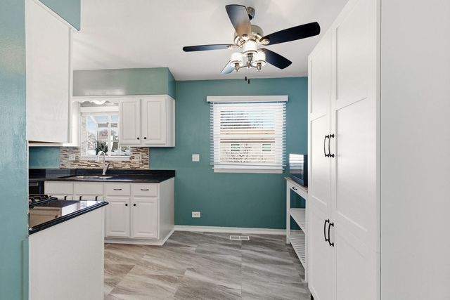 304 Jonquil Court, Aurora, IL 60504