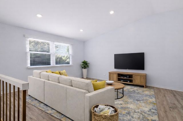 304 Jonquil Court, Aurora, IL 60504