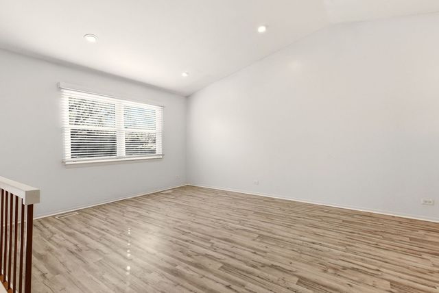 304 Jonquil Court, Aurora, IL 60504