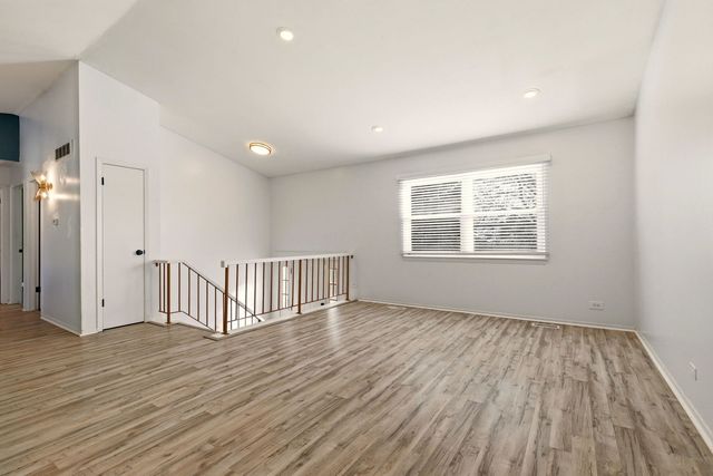 304 Jonquil Court, Aurora, IL 60504