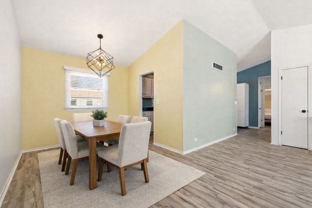 304 Jonquil Court, Aurora, IL 60504