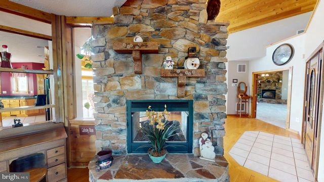 2810 DON MCCAULEY RD, Romney, WV 26757