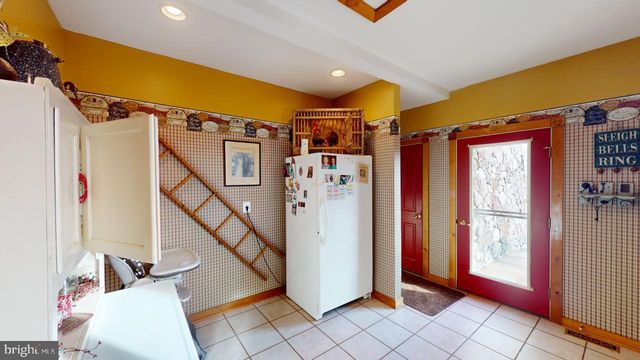 2810 DON MCCAULEY RD, Romney, WV 26757