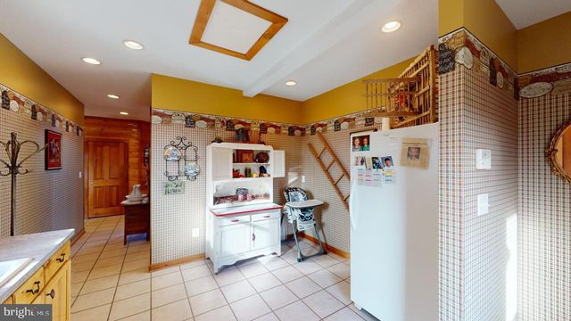 2810 DON MCCAULEY RD, Romney, WV 26757