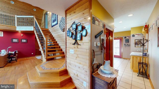 2810 DON MCCAULEY RD, Romney, WV 26757