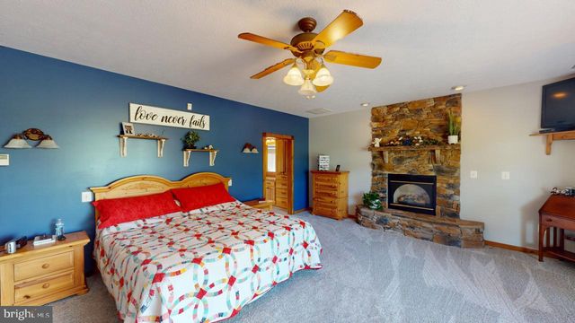 2810 DON MCCAULEY RD, Romney, WV 26757