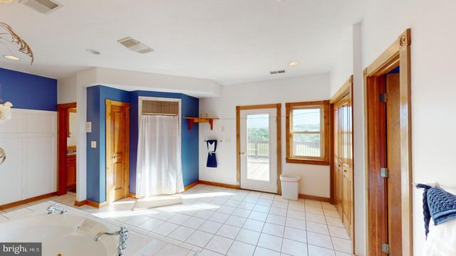 2810 DON MCCAULEY RD, Romney, WV 26757