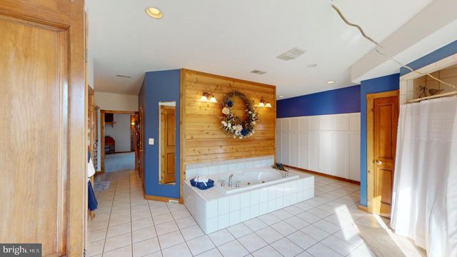 2810 DON MCCAULEY RD, Romney, WV 26757