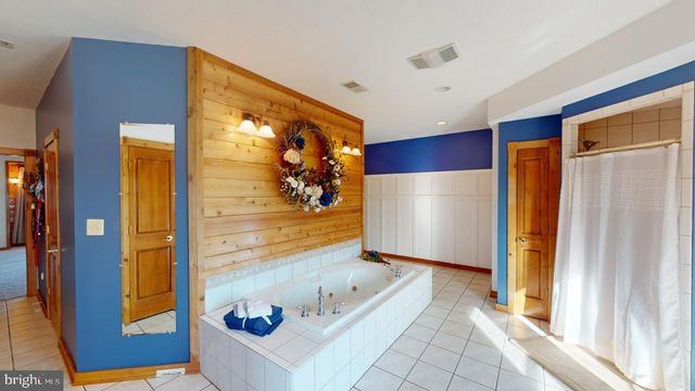 2810 DON MCCAULEY RD, Romney, WV 26757