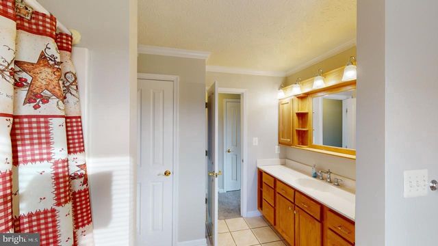 2810 DON MCCAULEY RD, Romney, WV 26757