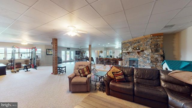 2810 DON MCCAULEY RD, Romney, WV 26757